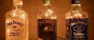 Самодельный светильник из гирлянды и бутылок