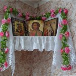 Украшение полки для икон
